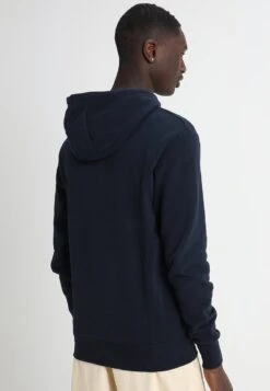 Ellesse ToceFelpa Con CappuccioDress Blues Uomo Maglieria E Felpe EL922S018-K11 4 Ellesse ToceFelpa Con CappuccioDress Blues Uomo Maglieria E Felpe EL922S018-K11 -Ellesse c273df4ea7524ae6aa09bf4c21ed6587