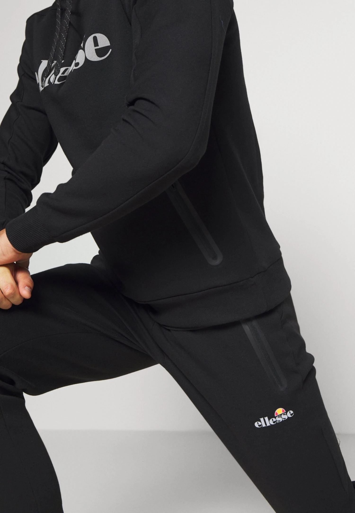 Ducenta HoodyFelpa Con CappuccioBlack Uomo Abbigliamento EL942G00J-Q11 Ellesse Ducenta HoodyFelpa Con CappuccioBlack Uomo Abbigliamento EL942G00J-Q11 -Ellesse c6c06bb6b3b340ae8e1e04e9465c47aa scaled