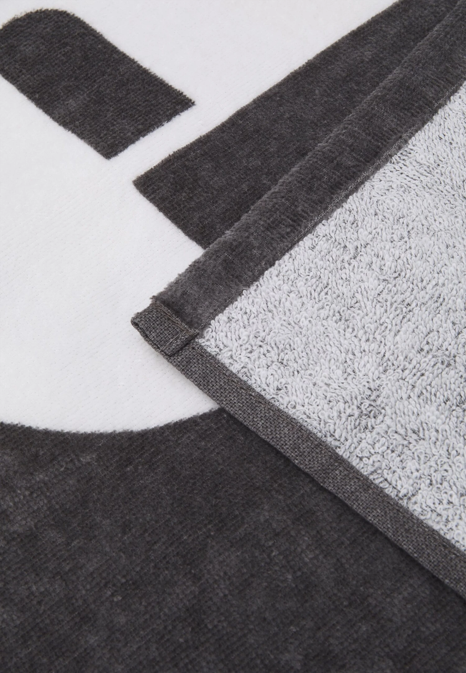 Tovaglia UnisexTelo MareDark Grey Donna Moda mare EL9810012-C11 Ellesse Tovaglia UnisexTelo MareDark Grey Donna Moda Mare EL9810012-C11 -Ellesse cd1ae6b49b9643d9ba4f0258f90d8a07 scaled