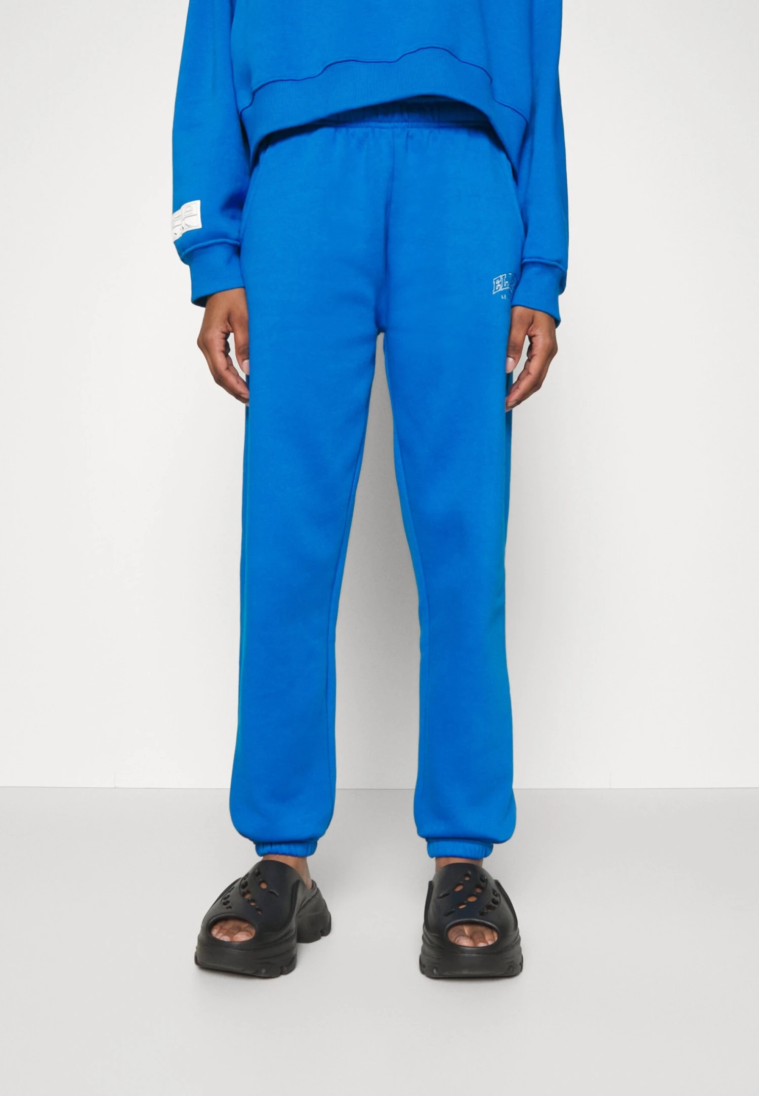 Couve - Pantaloni Sportivi - Blue Ellesse Couve - Pantaloni Sportivi - Blue -Ellesse cd61fdf6fbdf4f37a751f408a32e8ce4 scaled