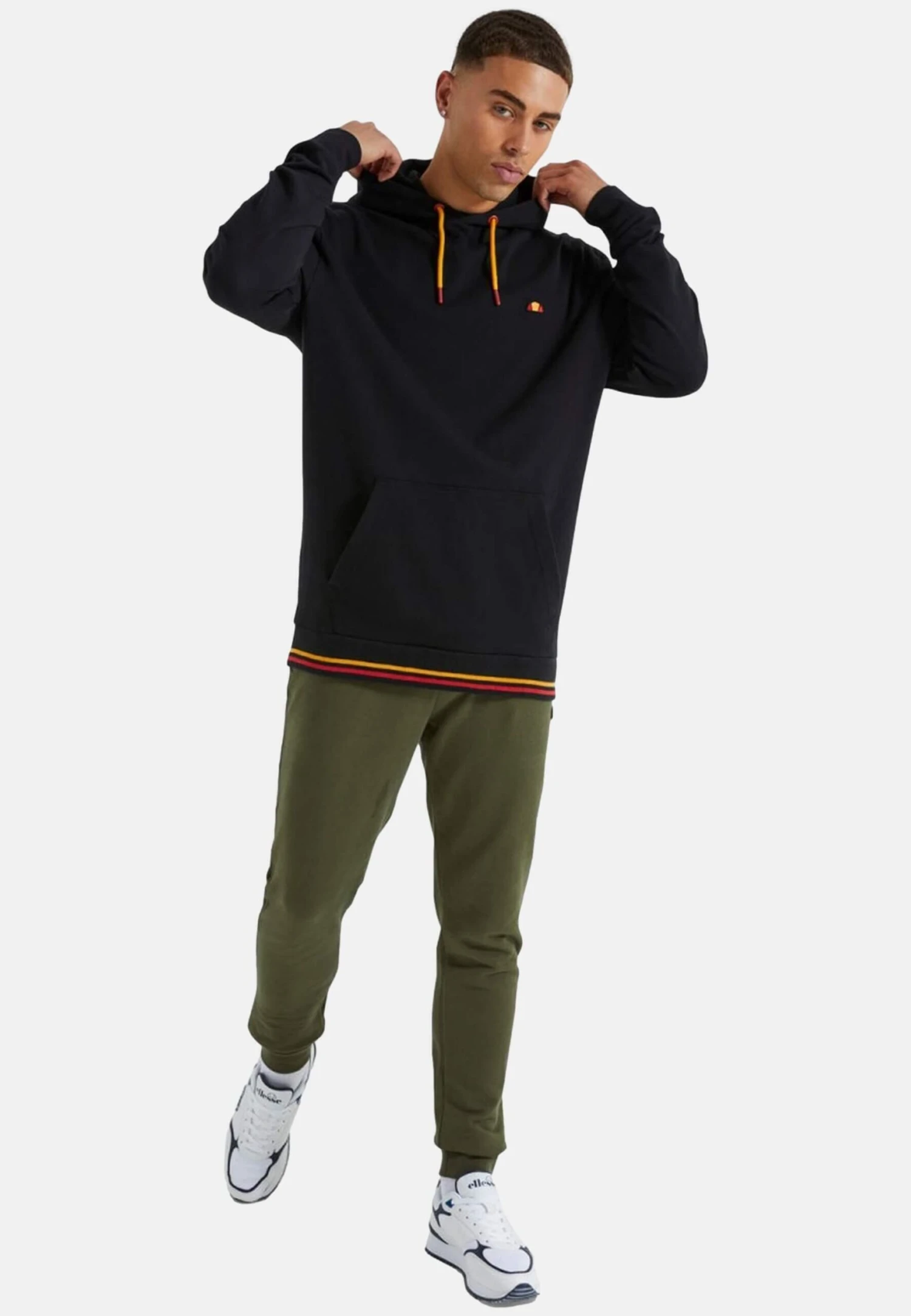 Felpa Con CappuccioBlack Uomo Maglieria e Felpe EL922S0BF-Q11 Ellesse Felpa Con CappuccioBlack Uomo Maglieria E Felpe EL922S0BF-Q11 -Ellesse cdcc9abec59e433d871573650cfa567f scaled