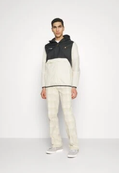 Ellesse Abetano Oh JacketGiacca A VentoBeige Uomo Abbigliamento EL922T09W-B11 6 Ellesse Abetano Oh JacketGiacca A VentoBeige Uomo Abbigliamento EL922T09W-B11 -Ellesse d3c85fdf9d724d2db555901680ab1b97