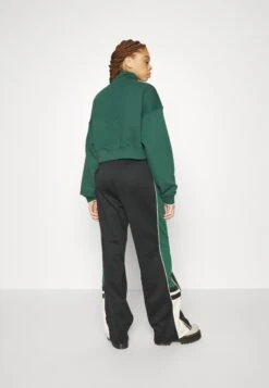 Ellesse Mariangela Track PantPantaloni SportiviBlack Donna Pantaloni EL921A07V-Q11 -Ellesse dc2d93515d0d457496046d3ca398e52b