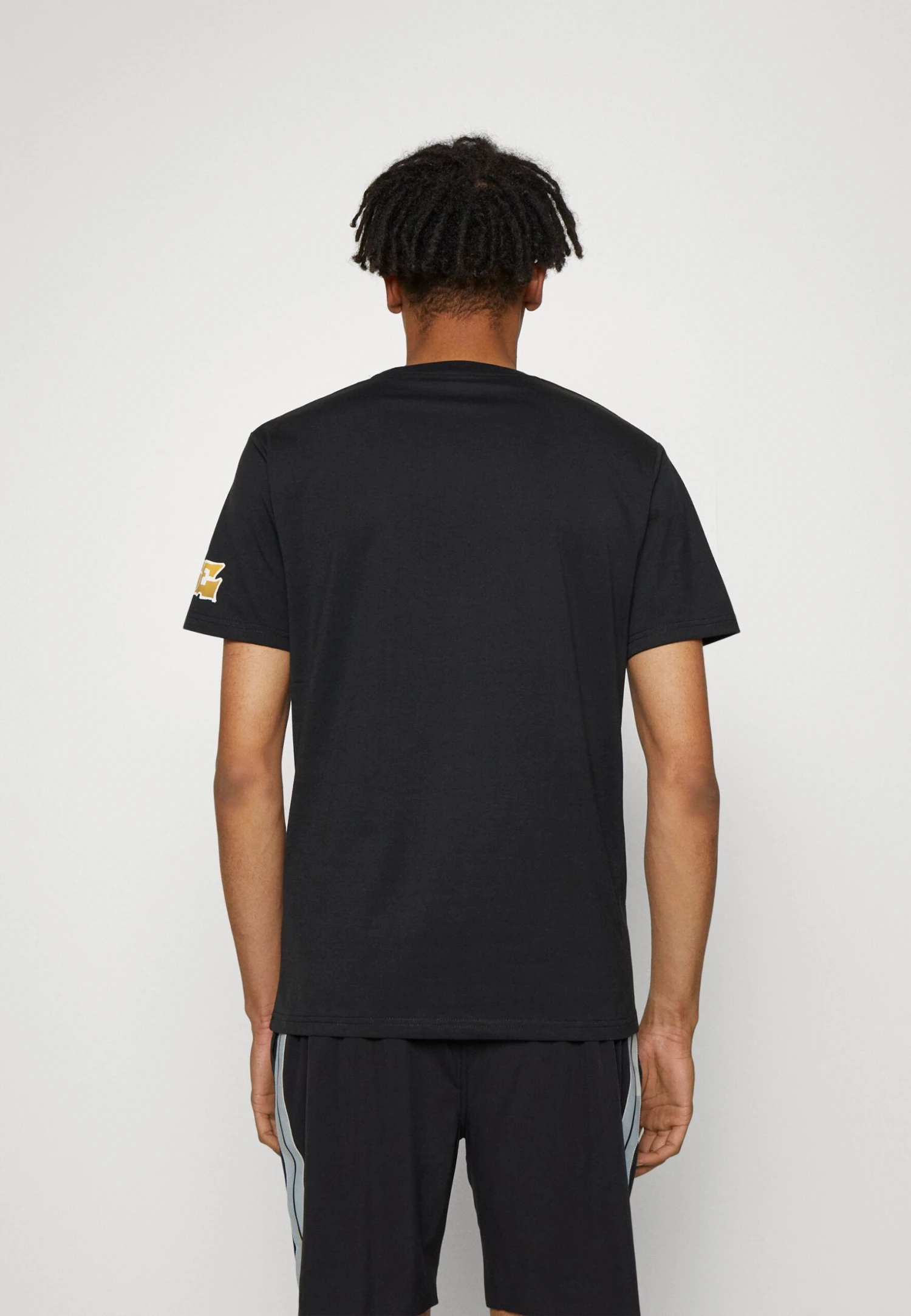 Fifth TeeT-Shirt Con StampaBlack Uomo T-shirt e polo EL942D04X-Q11 Ellesse Fifth TeeT-Shirt Con StampaBlack Uomo T-shirt E Polo EL942D04X-Q11 -Ellesse e1cb35c7b39944f6bd544fc60cf08c8b scaled