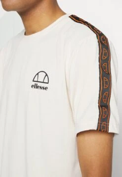 Ellesse Venuto TeeT-Shirt Con StampaOff-White Uomo Abbigliamento EL942D051-A11 -Ellesse e8d0815734a747b884a24ca08735d8b9