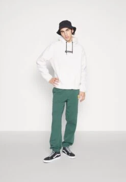 Ellesse GeraniGiacca In PileBeige Uomo Maglieria E Felpe EL922S08X-B11 -Ellesse f149257bcd55419fb53b112650a742ce