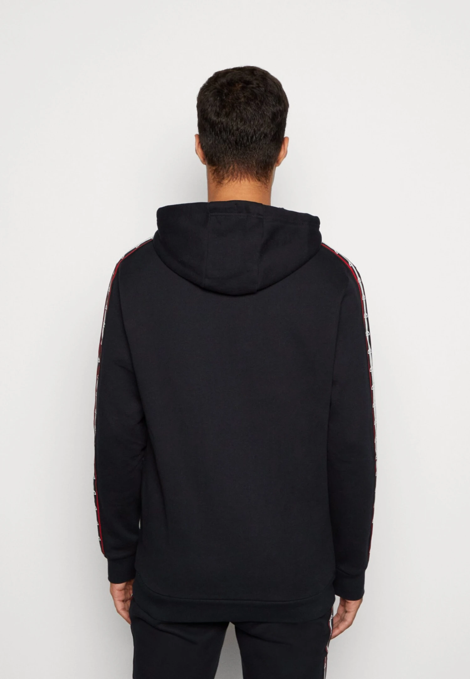 Stefan Oh HoodyFelpaBlack Uomo Maglieria e Felpe EL922S08U-Q11 Ellesse Stefan Oh HoodyFelpaBlack Uomo Maglieria E Felpe EL922S08U-Q11 -Ellesse f9c8bbf9e0b24ad3bebb451416ca7e97 scaled