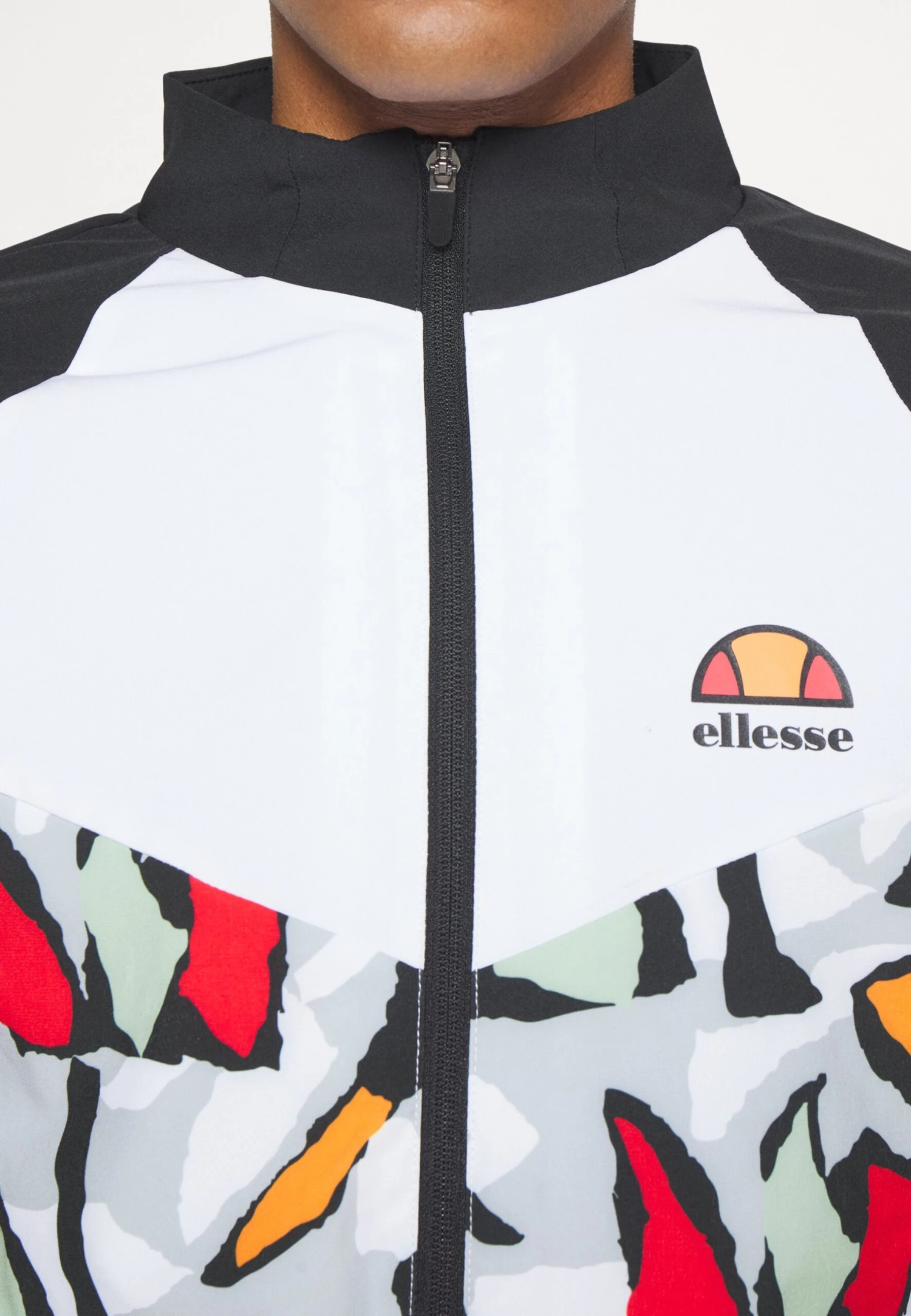 Reginas TrackGiacca SportivaMulti-Coloured/White Uomo Pantaloni sportivi e joggers EL942G034-T11 Ellesse Reginas TrackGiacca SportivaMulti-Coloured/White Uomo Pantaloni Sportivi E Joggers EL942G034-T11 -Ellesse fcc3ed59b3dc4a3dbf16216901923530 scaled