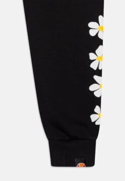 Ellesse WillimaPantaloni SportiviBlack Bambini Pantaloni EL923B01N-Q11 4 Ellesse WillimaPantaloni SportiviBlack Bambini Pantaloni EL923B01N-Q11 -Ellesse fcefe8b04fdb487e82b72f24488510e4